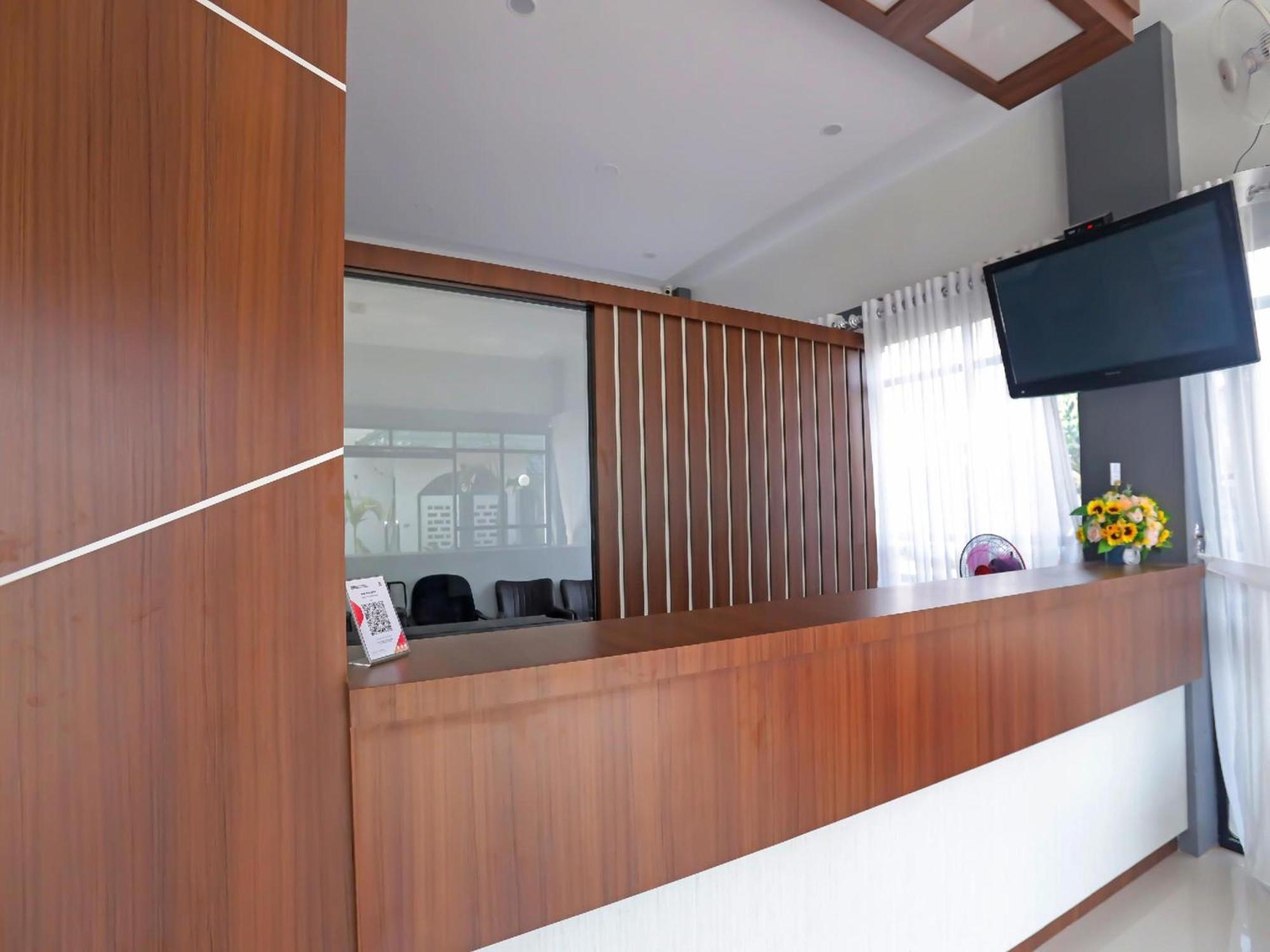 Super Oyo Capital O 92096 Kuala Ulee Lheue Syariah Hotel